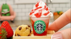 Как Приготовить Клубничный Фраппучино как из Starbucks на Мини Кухне 🍓 Мини Напиток ❤️  Мини Кухня