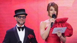 Ведущие «Алых Парусов» Хрусталев и Блохина поблагодарили защитников Отечества