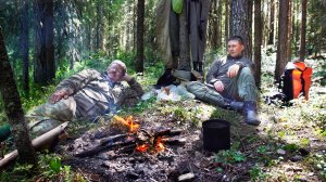 С БАТЕЙ ЗА ХАРИУСОМ. НОЧУЕМ В ТАЙГЕ. СОЛЁНЫЙ ХАРИУС НА УЖИН. ЛЕСНАЯ РЕКА