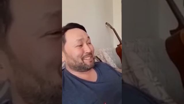 ПОЁТ ПЕСНЮ. ГОЛОС ПРЕКРАСНЫЙ! 👍 смотреть онлайн