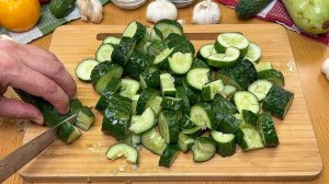 Закусочные огурцы за 5 минут! Все кто пробует просят рецепт. Битые огурцы! Вкусные огурцы!