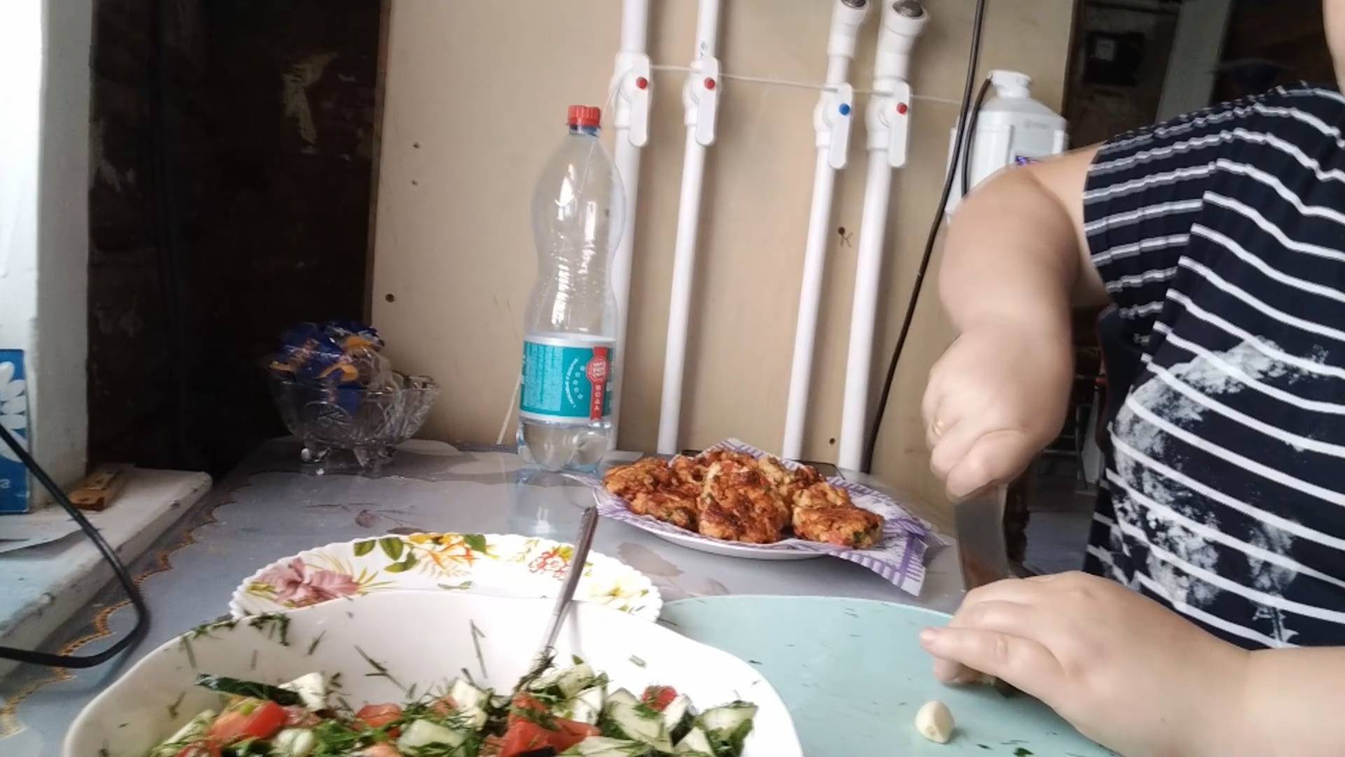 ПРОСТАЯ ЖИЗНЬ 45//ПЕРЕСАЖИВАЮ КОМНАТНЫЕ РАСТЕНИЯ// РЕЦЕПТ ОТ ПОДПИСЧИЦЫ//ЖИЗНЬ В НЕБОЛЬШОМ ГОРОДКЕ смотреть онлайн