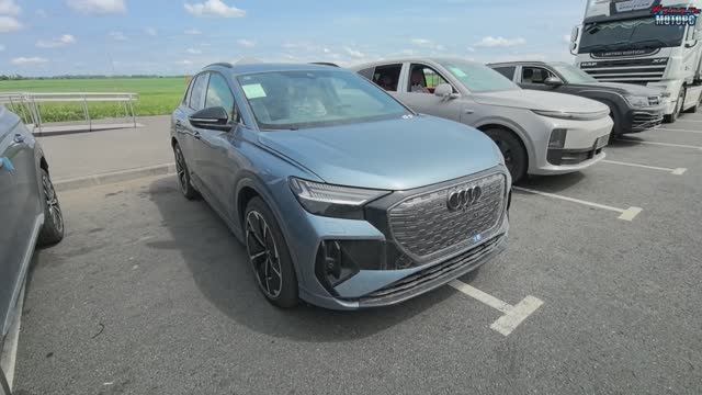 Audi Q4 e-tron едет для нашего Клиента смотреть онлайн