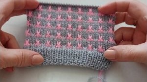 Ленивый жаккард спицами поворотными и круговыми рядами.