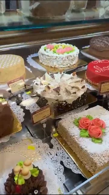 VID-20241212-WA0036.mp4 Москва. Гастроном номер один. Вкусняшка моего детства ❤️❤️❤️ смотреть онлайн