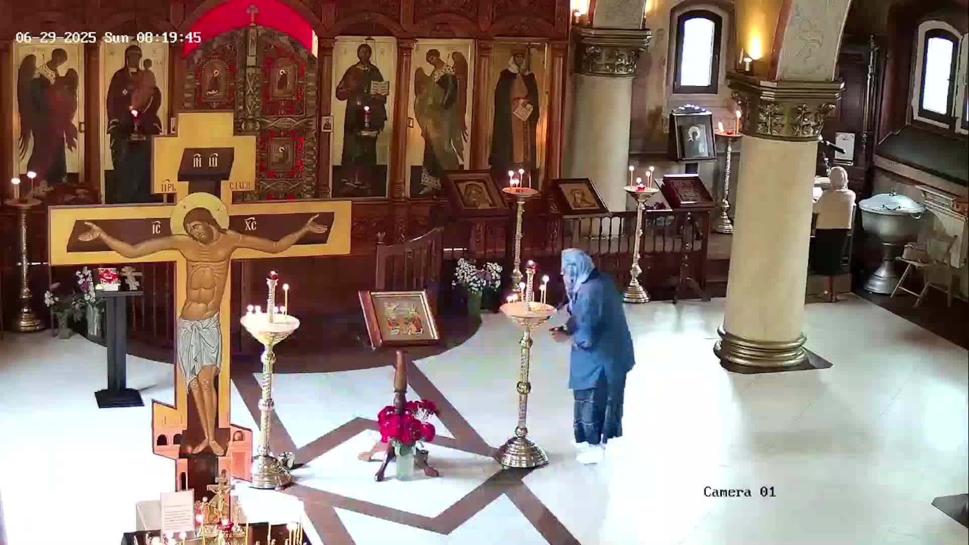 Божественная литургия. 29.06.2025 в 9-00. смотреть онлайн