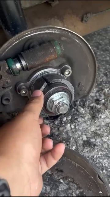 Шок контент, ступица развалилась на дороге смотреть онлайн