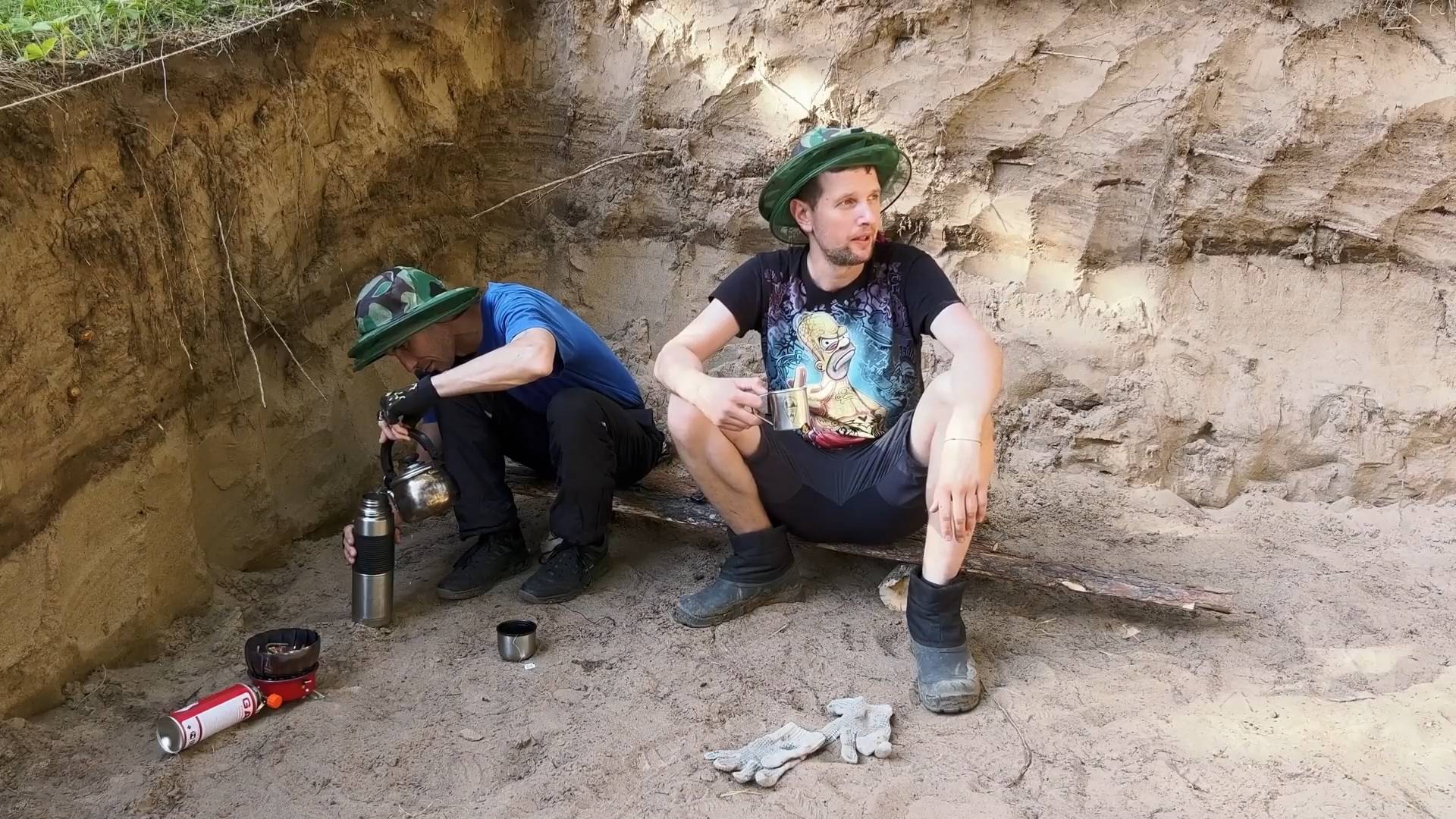 Строим большой дом под землей. Заболел ветрянкой. Яма готова смотреть онлайн