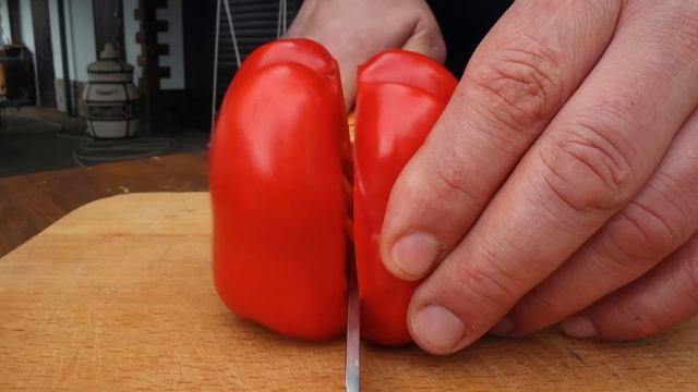 БОЛЬШОЙ СОЧНЫЙ СТЕЙК на СКОВОРОДЕ 🥩 смотреть онлайн