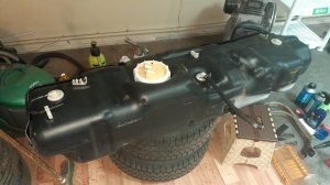 Форд Транзит 2010 Фуфушка. Снял бак, ищу несуществующий насос и чищу