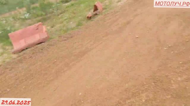 Обучение детей мотокроссу.