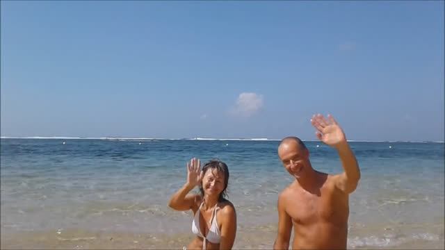 Купаемся на пляже Гегер. Нуса Дуа, Бали. смотреть онлайн