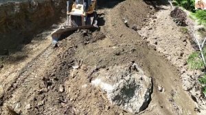 Строительство, срезаем горный склон продолжение