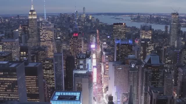 BAD-BUNNY Нью-Йорк (NUEVAYoL) 2025