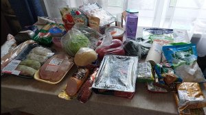 Мы приехали и бегом в магазин