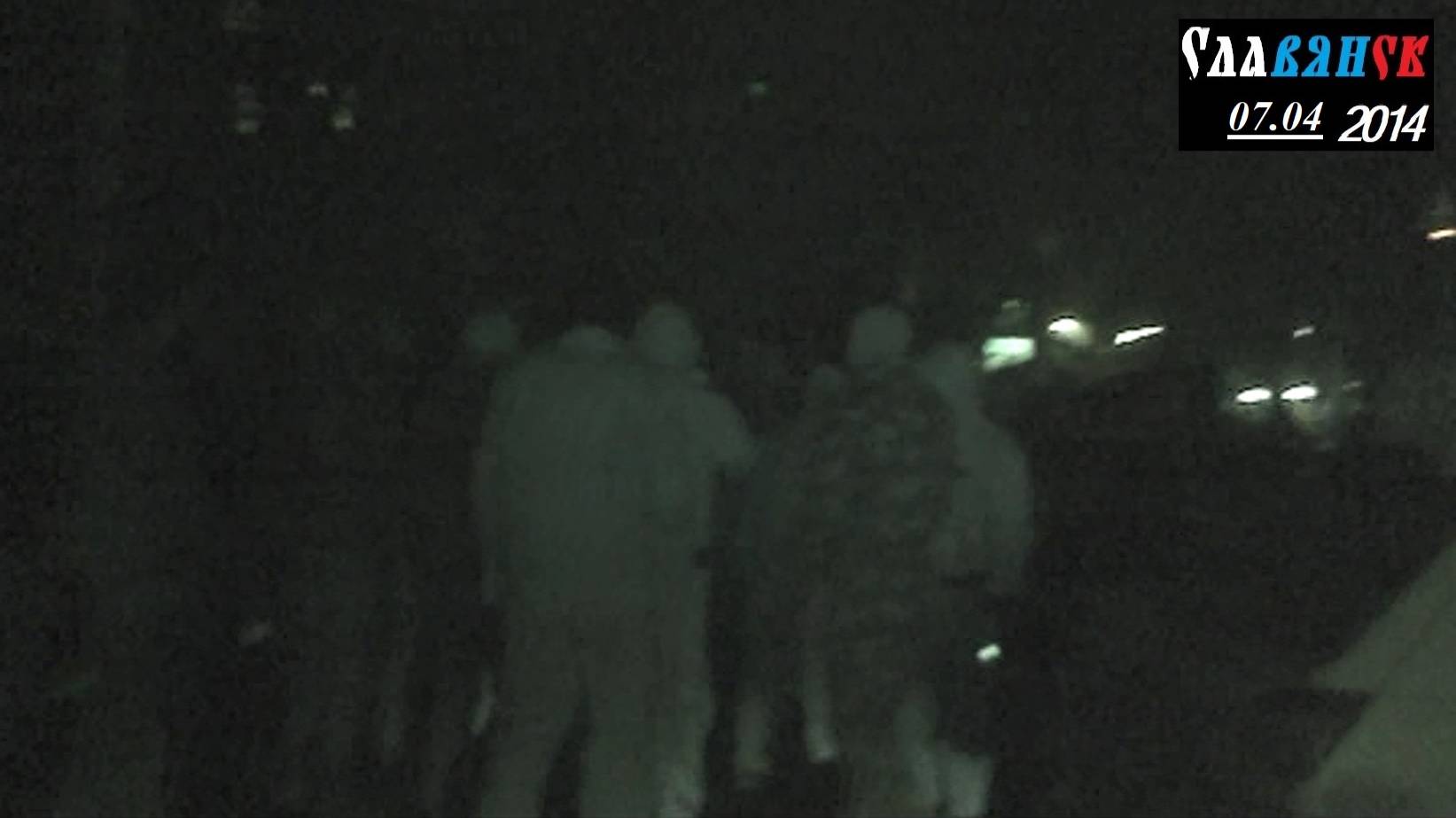 Донецк 04.07.2014. Вход в СБУ.