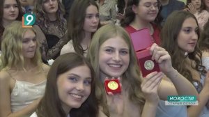 «В добрый путь!»: в школах округа прошли выпускные вечера