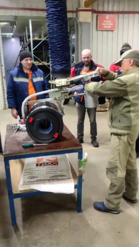 Вакуумный шланговый подъёмник ZeroGravityRise для рулонов смотреть онлайн