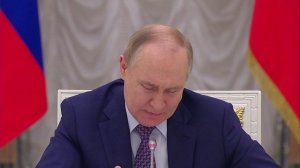 "Ручки лучше за голову закладывать!": Путин объяснил, как правильно качать пресс