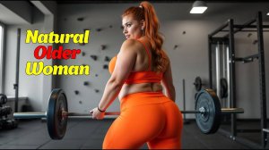 Пышные женщины в спортзале