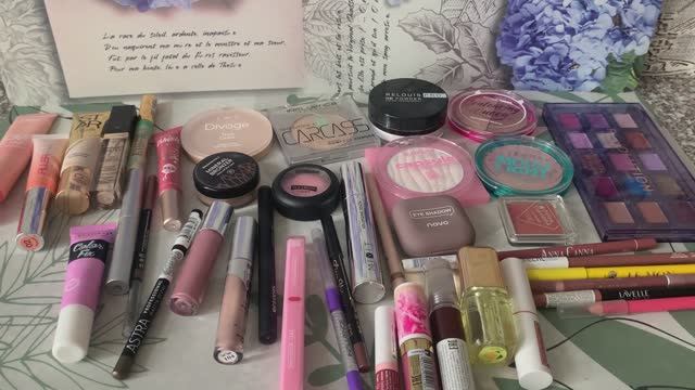 Косметичка на июль 2025 г. смотреть онлайн