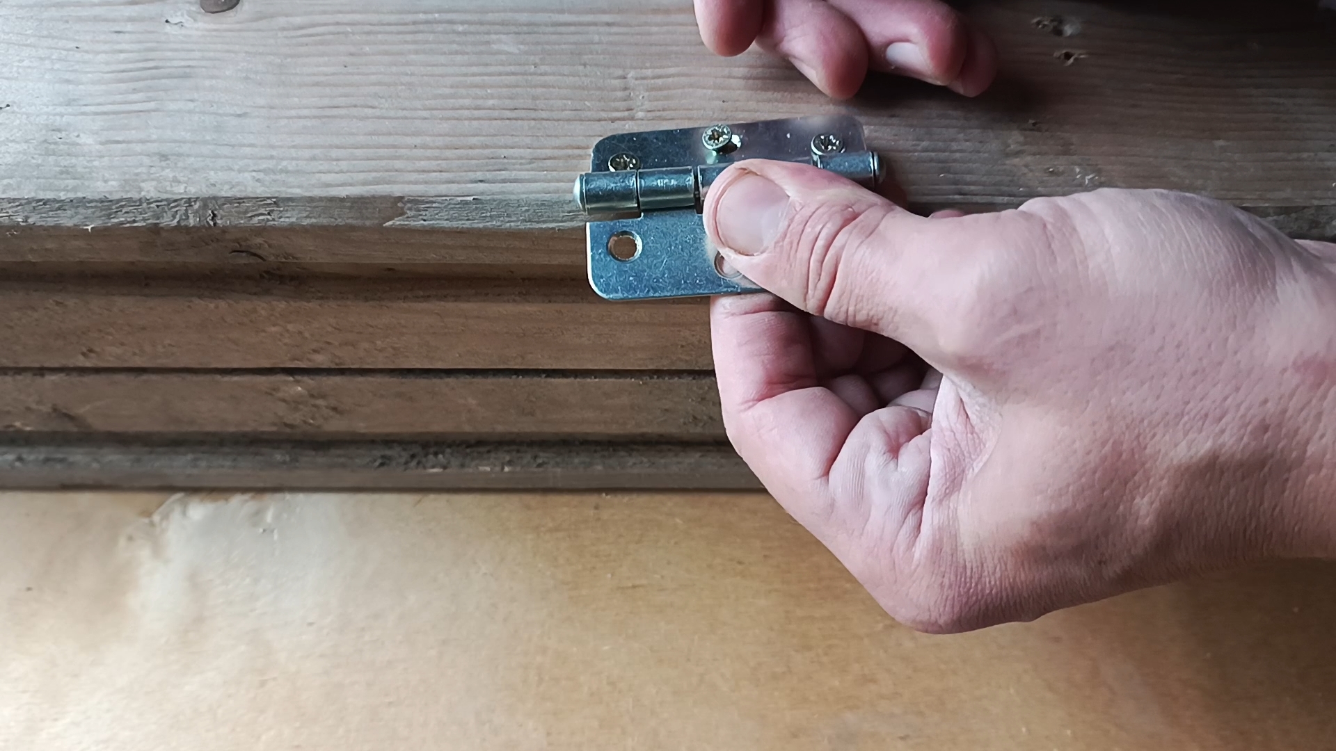 3 способа укрепить шуруп. Как починить дверные петли смотреть онлайн