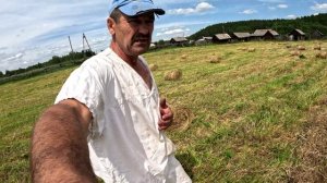 Сенокос начался т 28 с рулонником т 16 возит