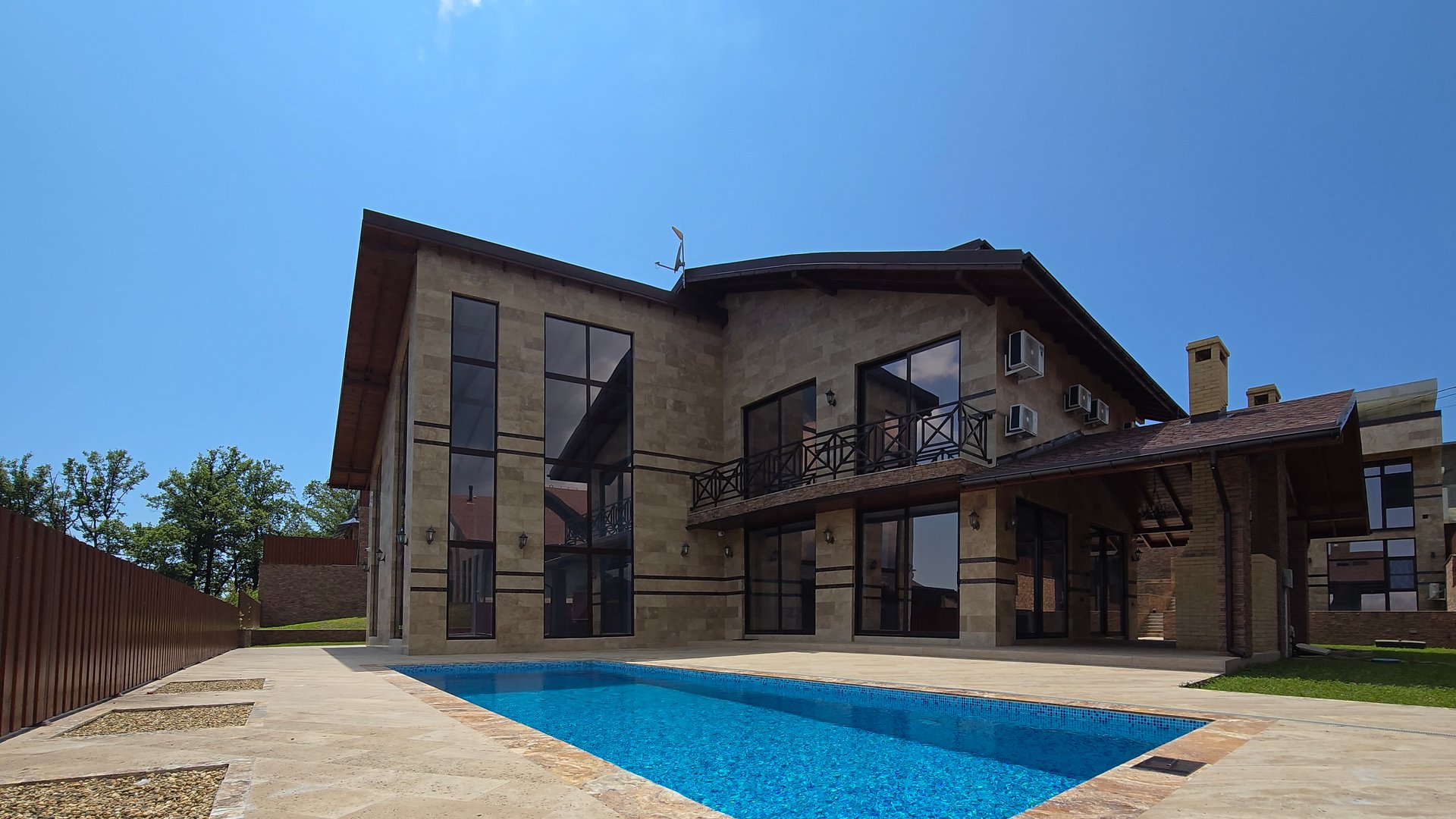 Большой дом с ремонтом на 16 сотках в закрытом посёлке смотреть онлайн