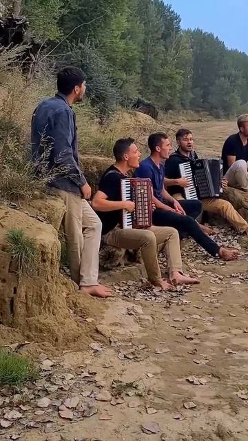 Потрясающее исполнение! В грязи лежал я словно лист осенний. Братья из Михайловки смотреть онлайн