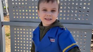 Федор в костюме машиниста РЖД. Станции Реутово и Новогиреево