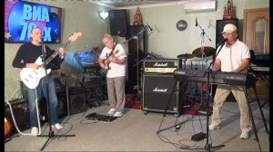 "Улетаю в твои глаза". (муз.В.Добрынина,сл.В.Гина) Исполняет кавер-группа "Белый Омут".