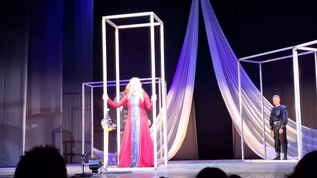 30 июня 2025 года в 19:00 в Москве состоялся показ спектакля «Лев зимой» с участием Максима Аверина смотреть онлайн