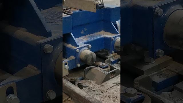 Магия автоматизации: Система перемещения поддонов от вибропресса.