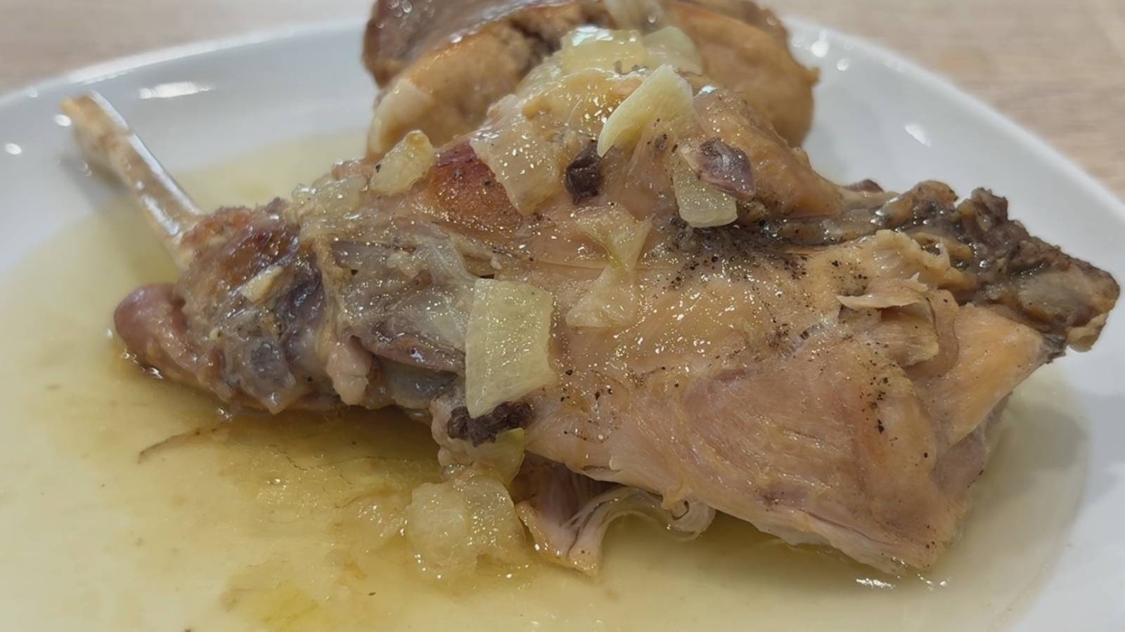 Как приготовить кролика сочным и нежным. Самый вкусный и простой рецепт смотреть онлайн