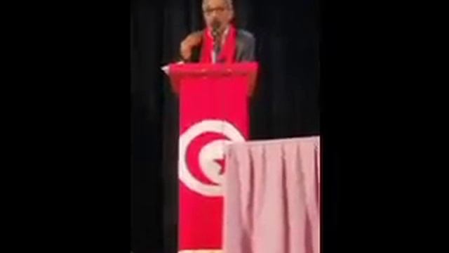 الشاعر المختاري تلو تقرير لجنة تحكيم الشعر 2019