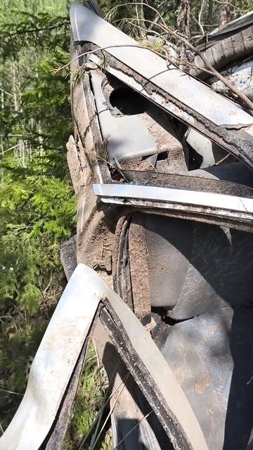 вылет с трассы на скорости 160км в час. смотреть онлайн