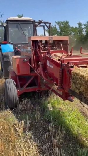 Пресс подборщик тюковой.