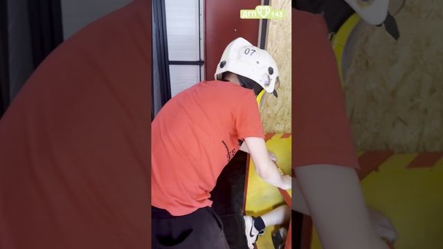 Один день из жизни подростков в современном патриотическом лагере «Василевский» смотреть онлайн