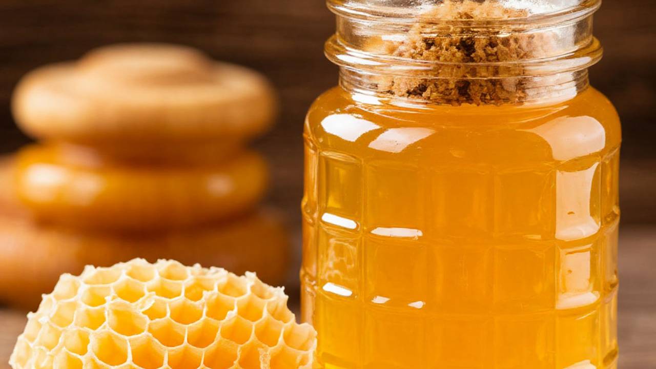 Тем, кто страдает гастритом, советую медовый раствор. смотреть онлайн