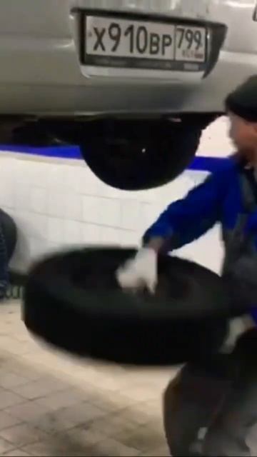 Прикипело колесо #колесо  #цех #ремонт