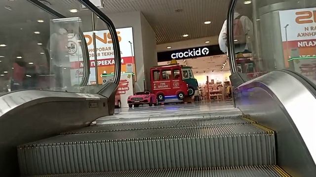 Дискуссия на фоне прогулки по тц. надеюсь вам понравится это видео без особых смыслов