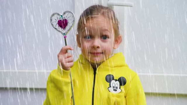 Три маленьких малыша весело плавают в бассейне! смотреть онлайн