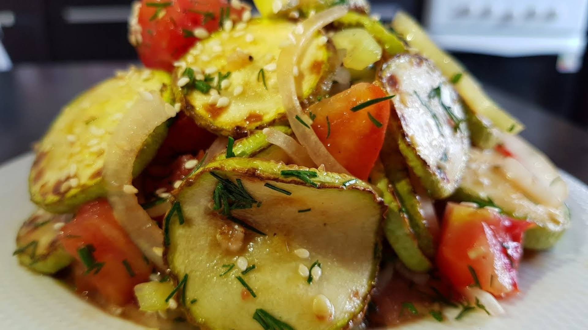 Сразу готовьте двойную порцию! Самый вкусный салат из Кабачков. смотреть онлайн