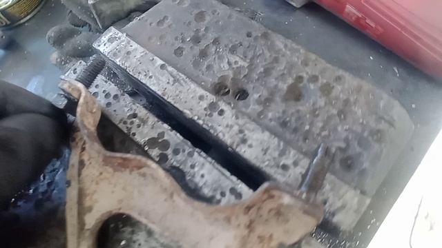 как заменить оборванную шпильку смотреть онлайн