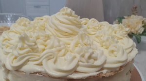 Простой крем со сгущенкой по рецепту из СССР - намазываю им коржи и готов вкуснейший торт.🤗