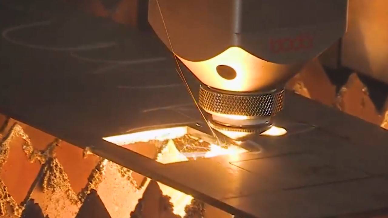 ОПЫТ РАБОТЫ НА ЛАЗЕРНОМ СТАНКЕ / BODOR А3 3000W MAXPHOTONICS