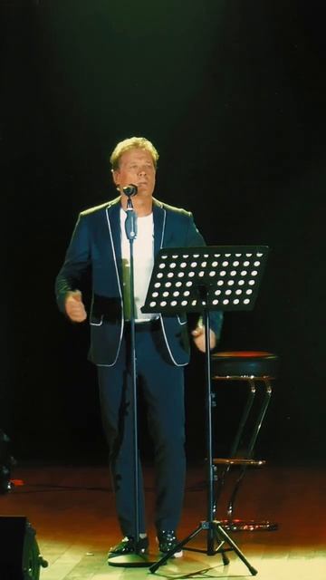 Песня для тех, кто уже во вторник ждёт пятницу #сергейлюбавин #shortsmusic #shortsviral #funny смотреть онлайн