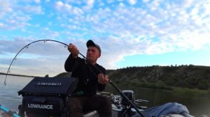 Вот это да!!! Глубина 4 метра! А сома здесь тьма! Рыбалка на сома с квоком