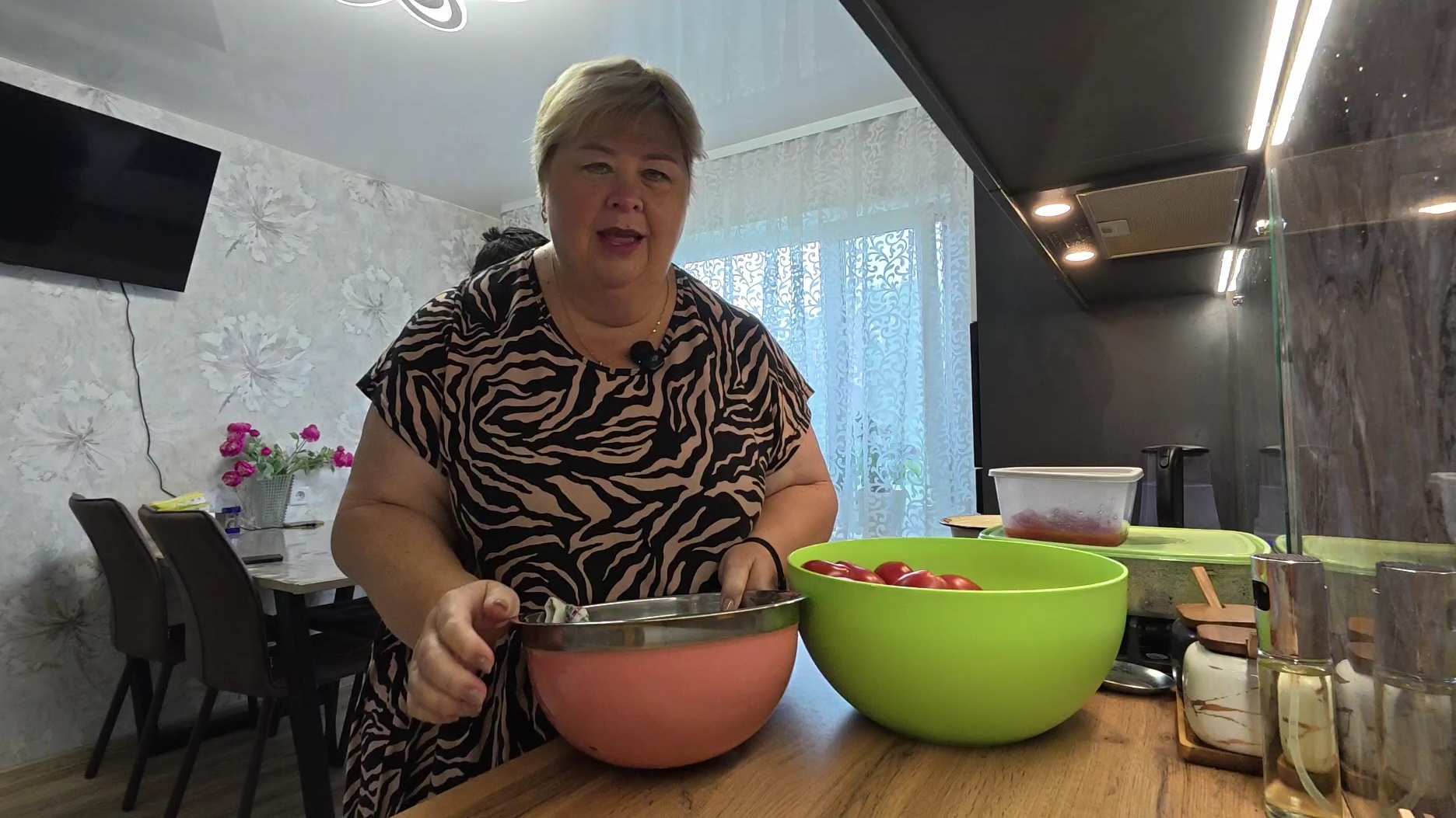 Пробуем пастилу и завтракаем. На даче подкармливаем помидоры и огурцы. смотреть онлайн