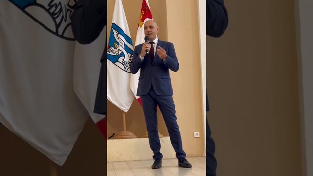 И.о. ректора ВоГУ Денис Дворников дал выпускникам два важных совета смотреть онлайн